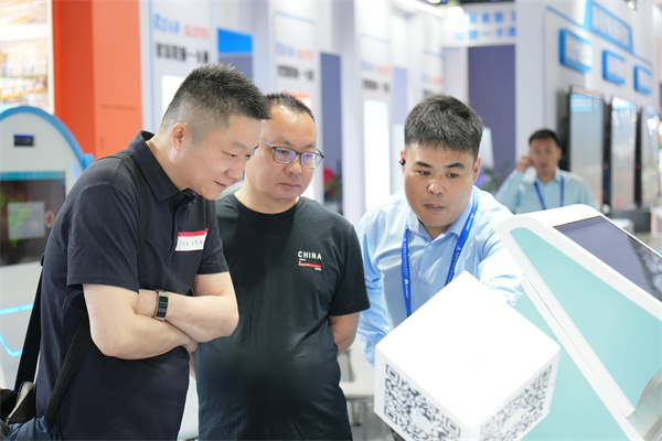 AI心理终端设备细节讲解图