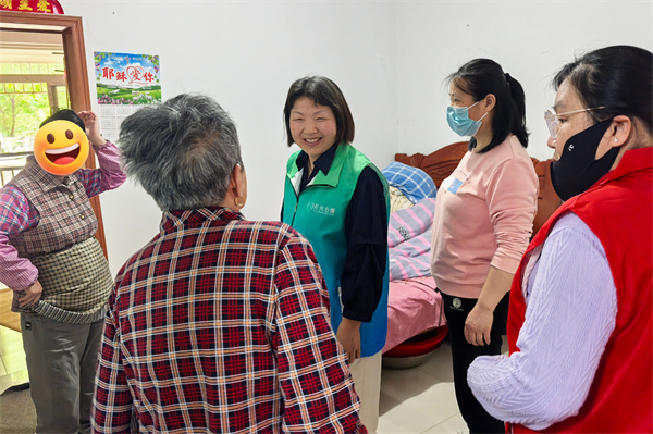 温情入户暖人心，母亲节慰问传关爱——阳光心健联合瑶海社区开展精康项目入户走访活动
