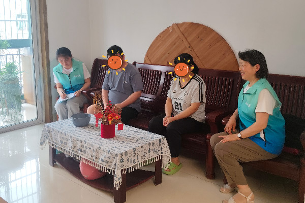 礼赞温情父亲节，暖心帮扶护精康——阳光心健走进方桥社区开展父亲节入户走访活动