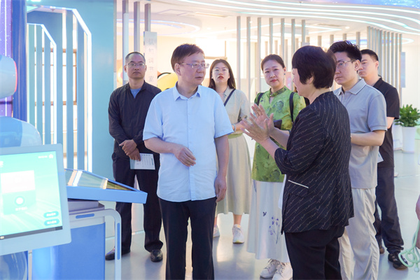 参观考察心理展厅体验区