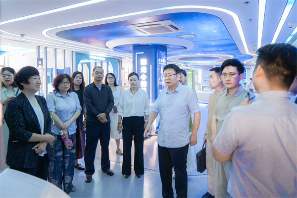 参观考察心理展厅体验区