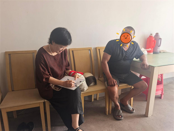 入户走访护安康，阳光心健走进方桥社居委开展夏季精康走访